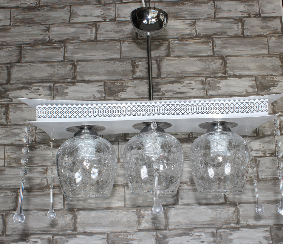 582-3 ÇATLAK CAM ÜÇLÜ AVİZE